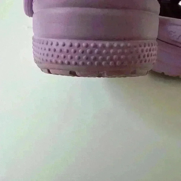 Crocs Kid’s Lavender Slingback Clog. - Picture 5 of 7